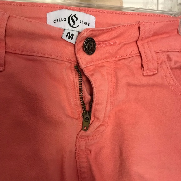 Shorts - Picture 4 of 5